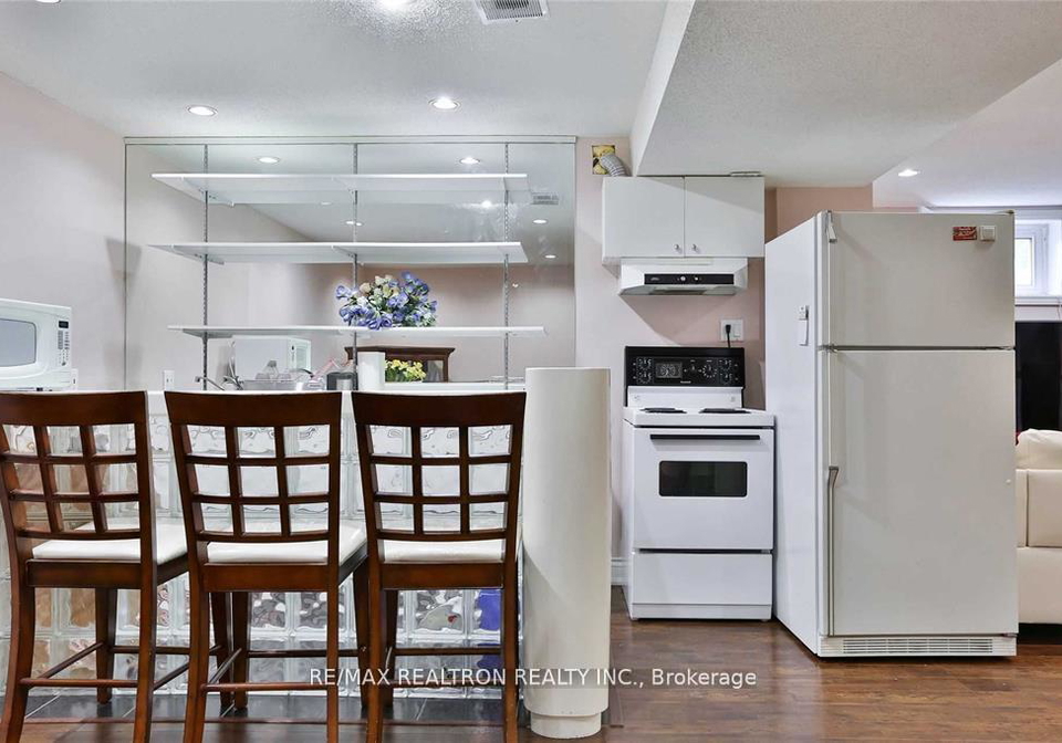 136-briggs-avenue-richmond-hill-ontario-n12934252