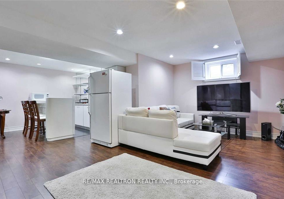 136-briggs-avenue-richmond-hill-ontario-n12934252