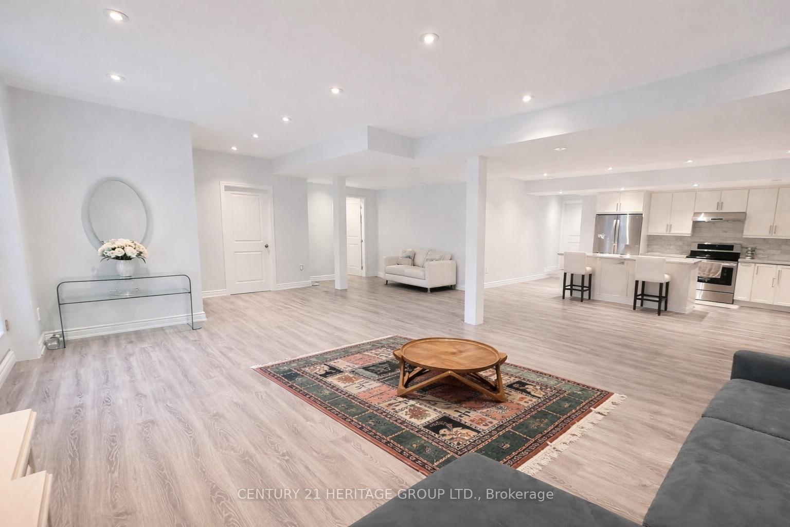 17-la-quinta-lane-newmarket-ontario-n12935240