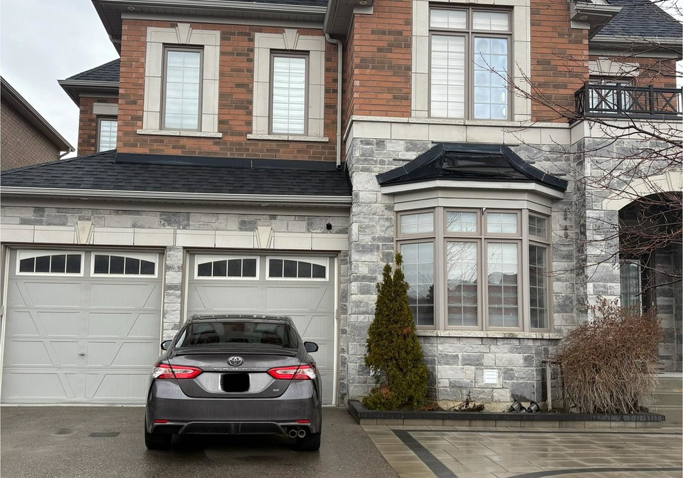64-charlotte-abby-drive-east-gwillimbury-ontario-n12936520