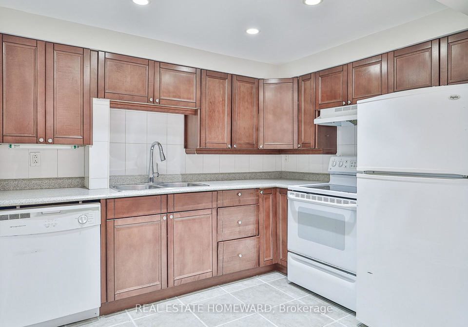 168-wainscot-avenue-newmarket-ontario-n12937926