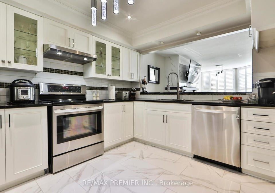 100-arbors-lane-vaughan-ontario-n12942328