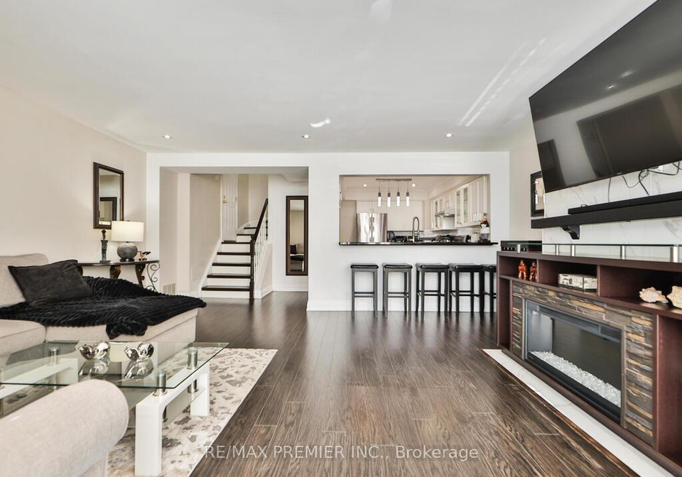 100-arbors-lane-vaughan-ontario-n12942328