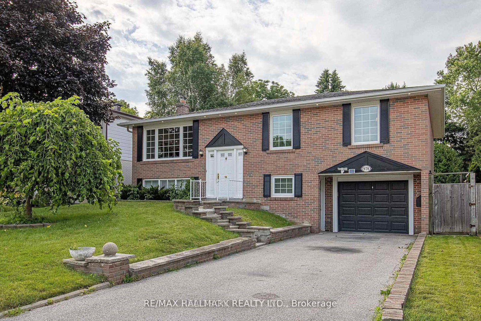 978-wildwood-drive-newmarket-ontario-n12942710