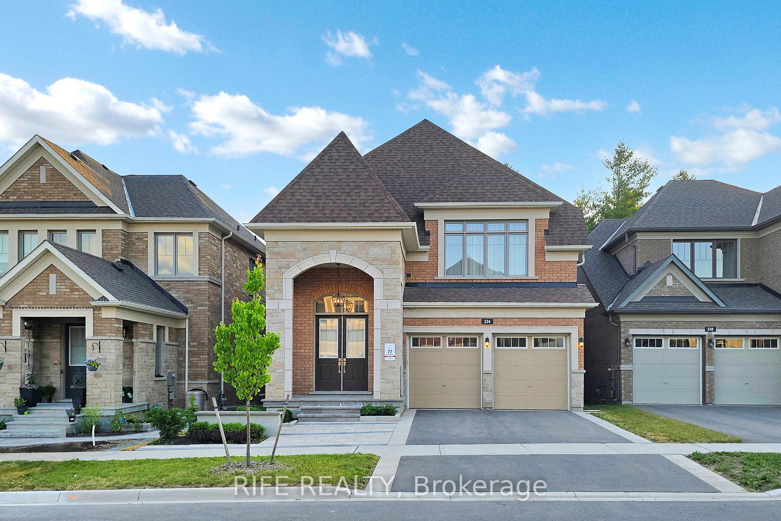 234-sikura-circle-aurora-ontario-n12942742