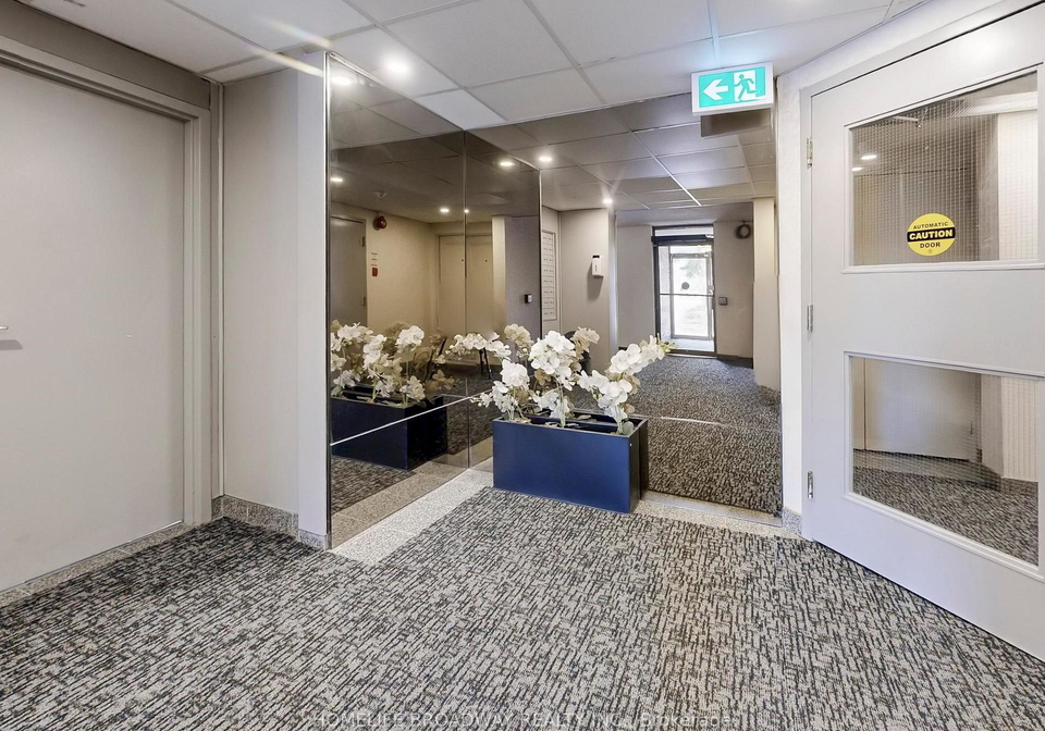 7451-yonge-street-markham-ontario-n12944462