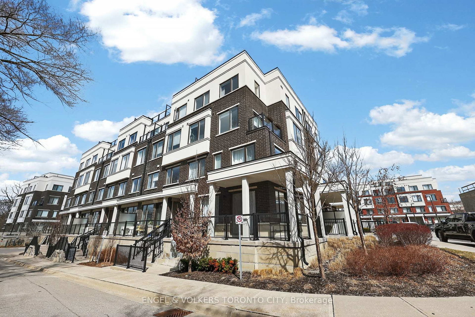 300-alex-gardner-circle-aurora-ontario-n12944888
