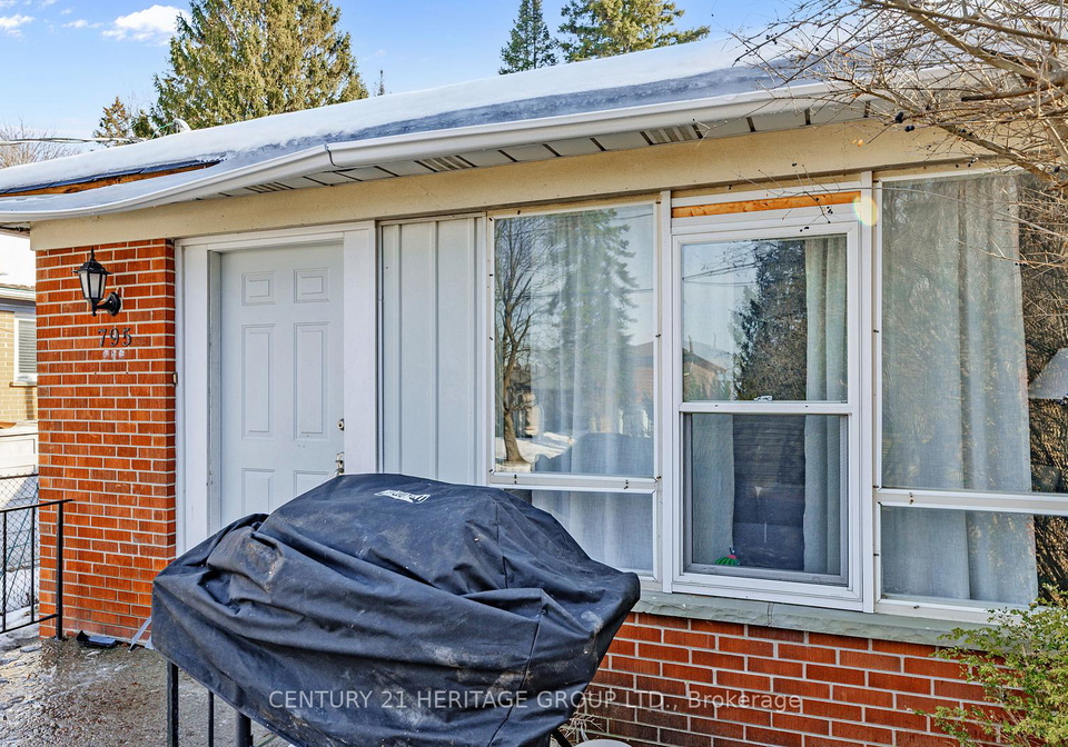 795-greenfield-crescent-newmarket-ontario-n12946302