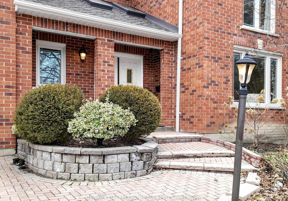 70-timberline-trail-aurora-ontario-n12947860