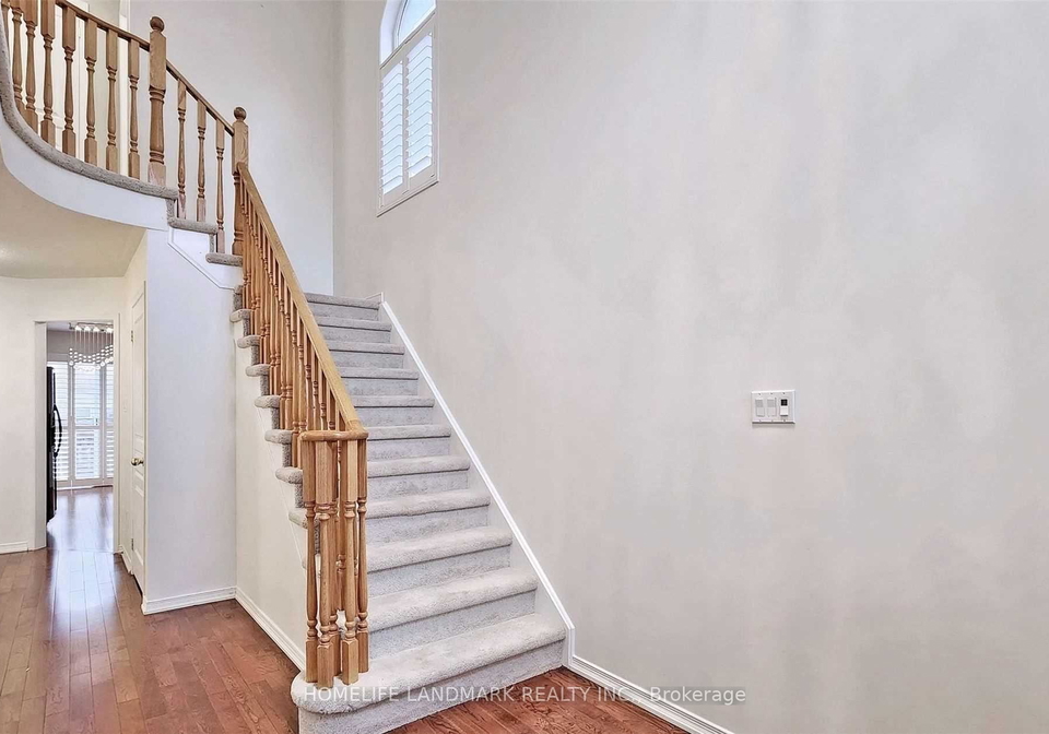 7-cottinghill-way-aurora-ontario-n12948830