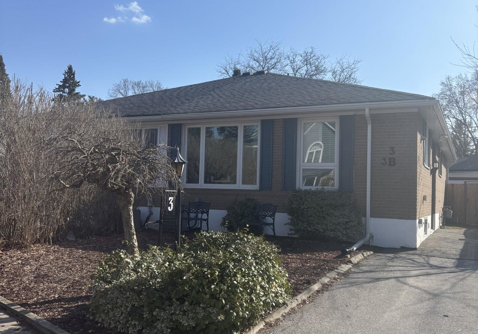 3-huron-court-aurora-ontario-n12949892