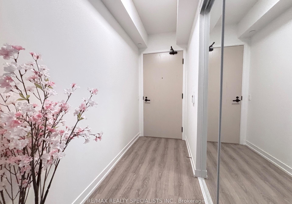 195-commerce-street-vaughan-ontario-n12952946