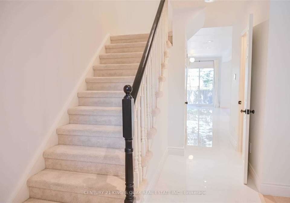 8-samantha-circle-richmond-hill-ontario-n12953930