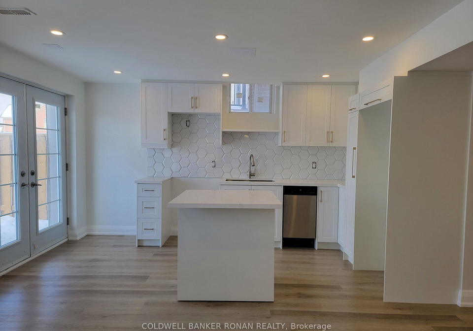 6-frank-kelly-drive-east-gwillimbury-ontario-n12954032