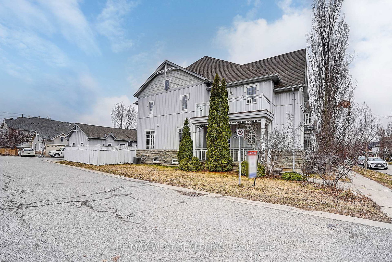 11-dancers-drive-markham-ontario-n12955452