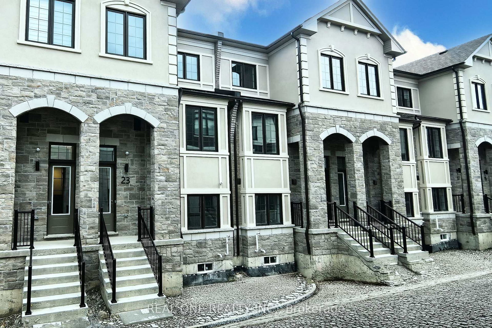 23-agnes-lane-richmond-hill-ontario-n12958582