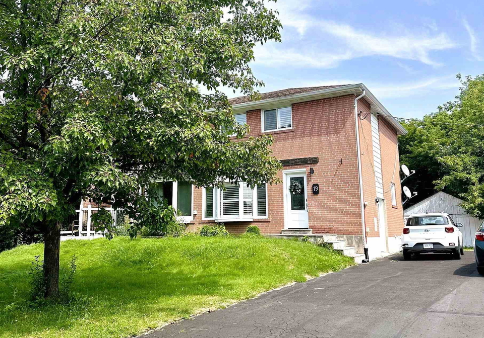 19-richardson-drive-aurora-ontario-n12959116