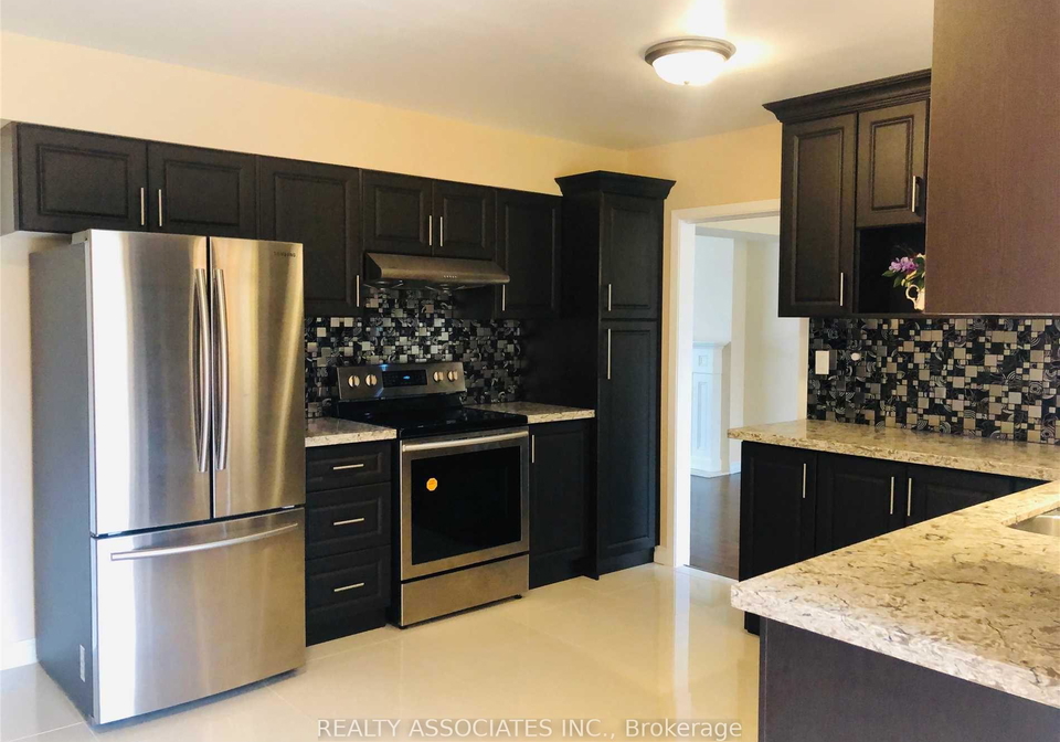 32-almond-avenue-markham-ontario-n12959152