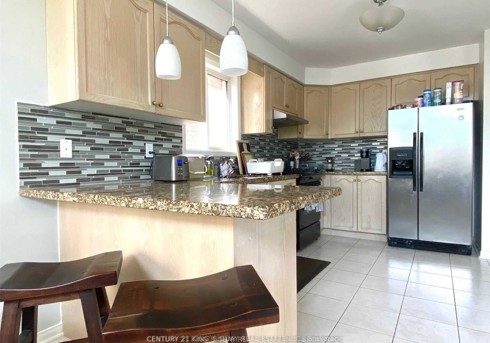 22-rush-road-aurora-ontario-n12960596