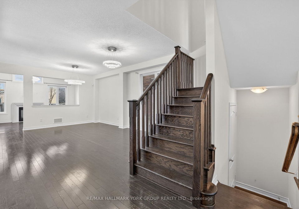 35-amberwing-landing-bradford-west-gwillimbury-ontario-n12963096
