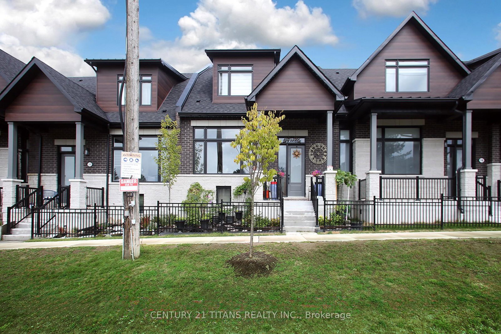 18-vern-robertson-gate-uxbridge-ontario-n12965890