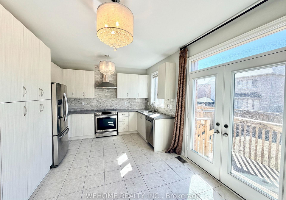 657-sweetwater-crescent-newmarket-ontario-n12967030