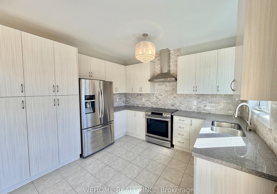 657-sweetwater-crescent-newmarket-ontario-n12967030
