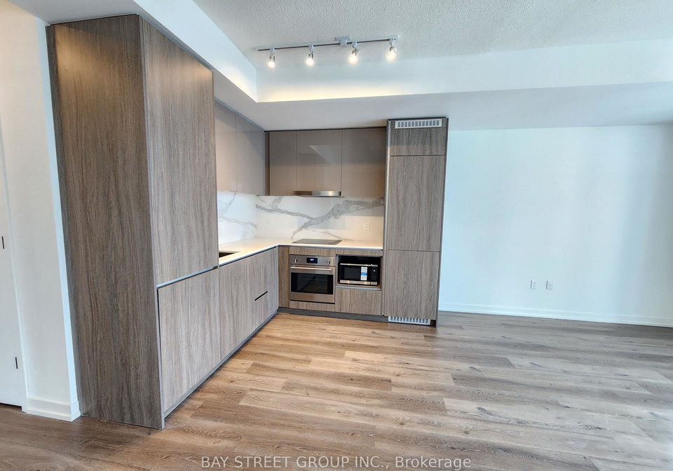 28-interchange-way-vaughan-ontario-n12968096