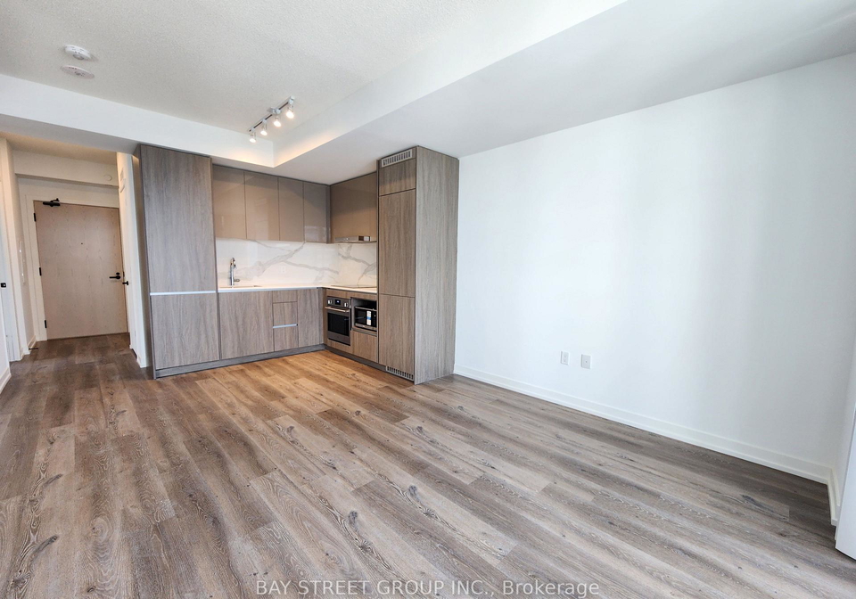 28-interchange-way-vaughan-ontario-n12968096