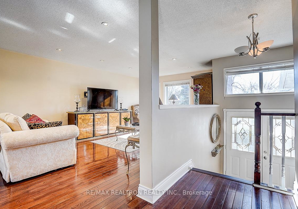 43-kingsgate-crescent-east-gwillimbury-ontario-n12968912
