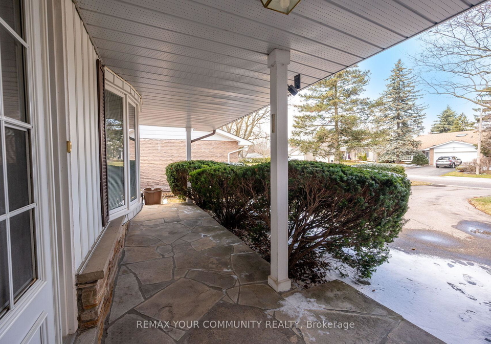 11-glenview-drive-aurora-ontario-n12971876