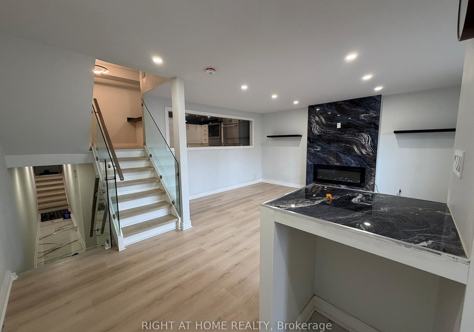 24-springfair-avenue-w-aurora-ontario-n12972718