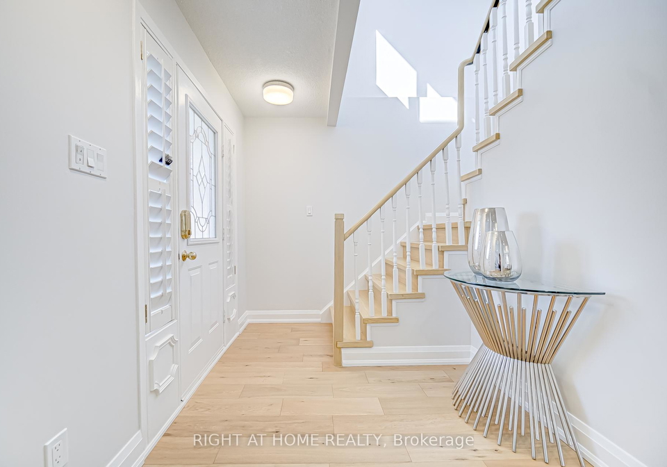 10-holm-crescent-markham-ontario-n12973962