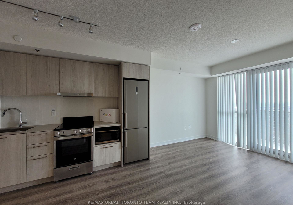 195-commerce-street-vaughan-ontario-n12976476
