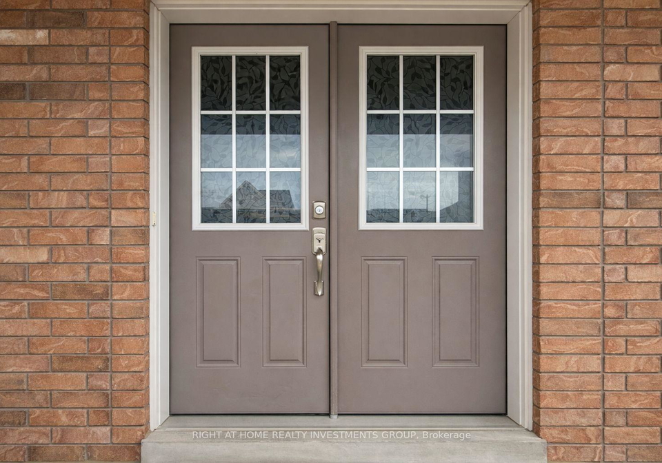 3-herefordshire-crescent-east-gwillimbury-ontario-n12976772