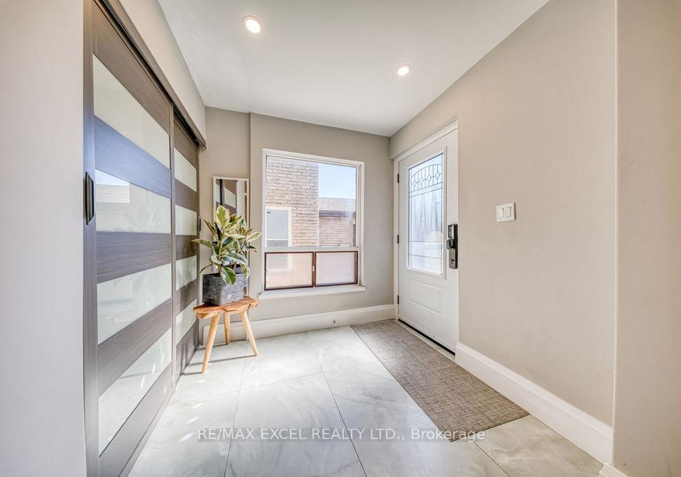 106-upton-crescent-markham-ontario-n12977616