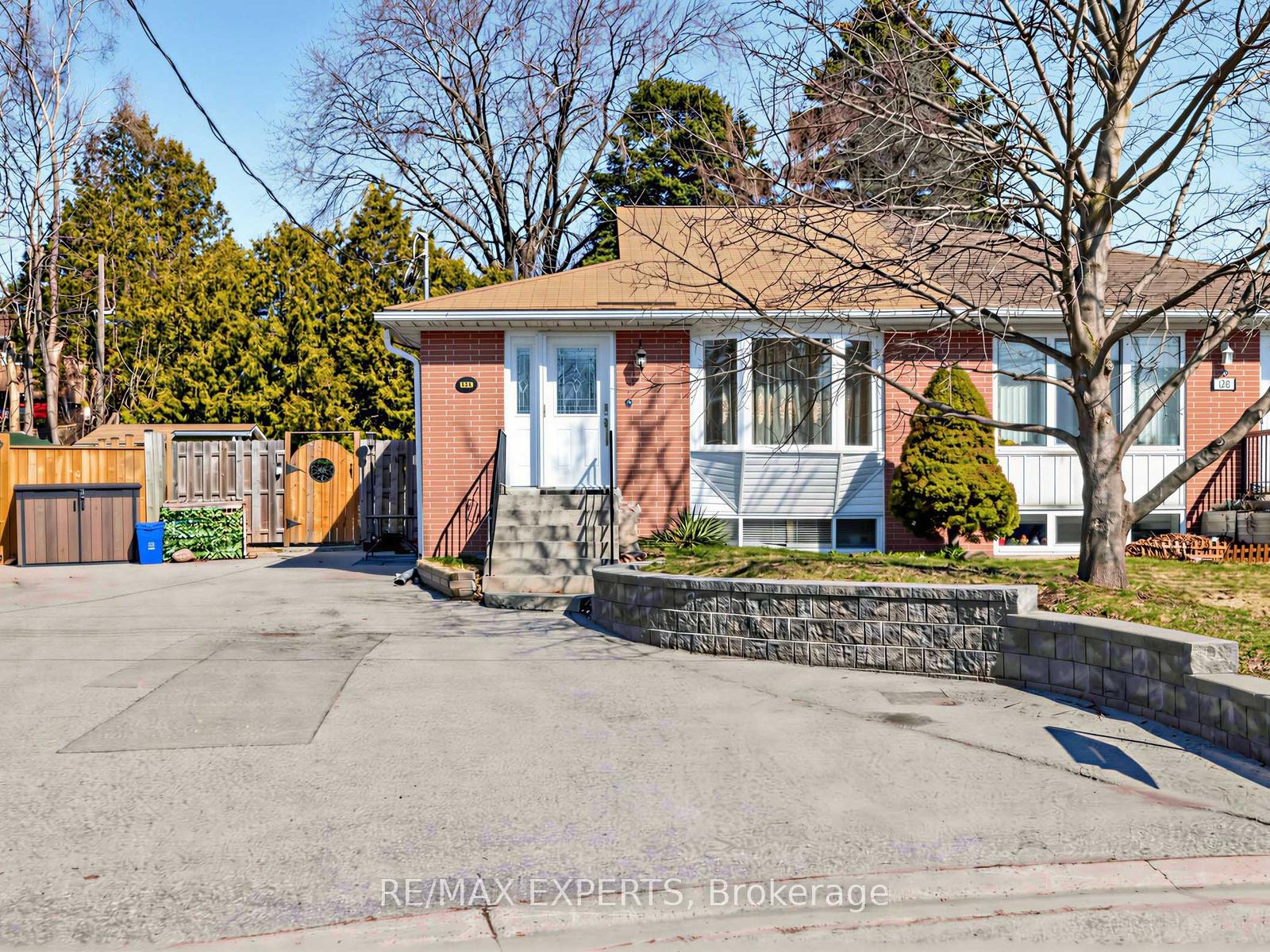 126-longford-drive-newmarket-ontario-n12977768