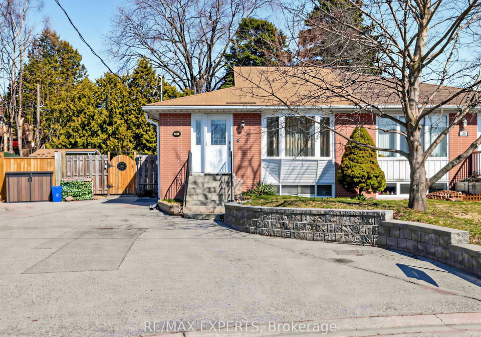 126-longford-drive-newmarket-ontario-n12977768