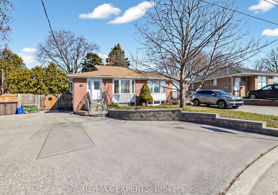126-longford-drive-newmarket-ontario-n12977768