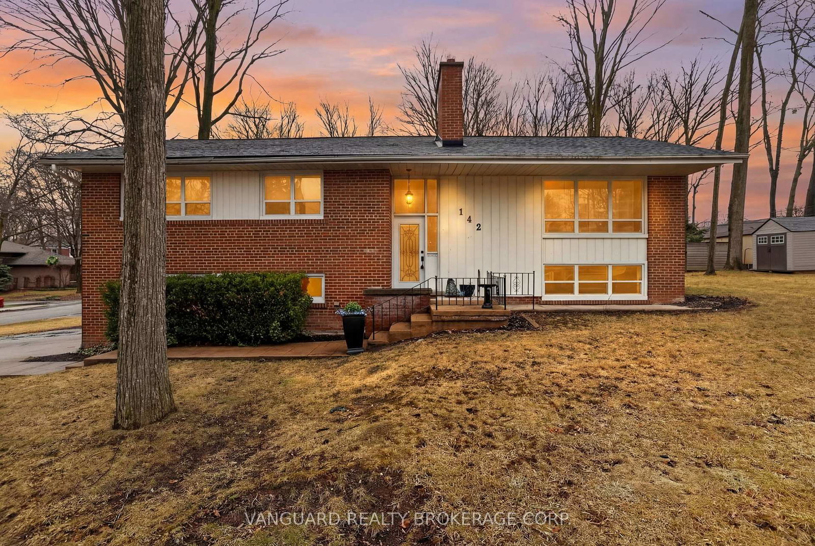 142-beechwood-crescent-newmarket-ontario-n12978972