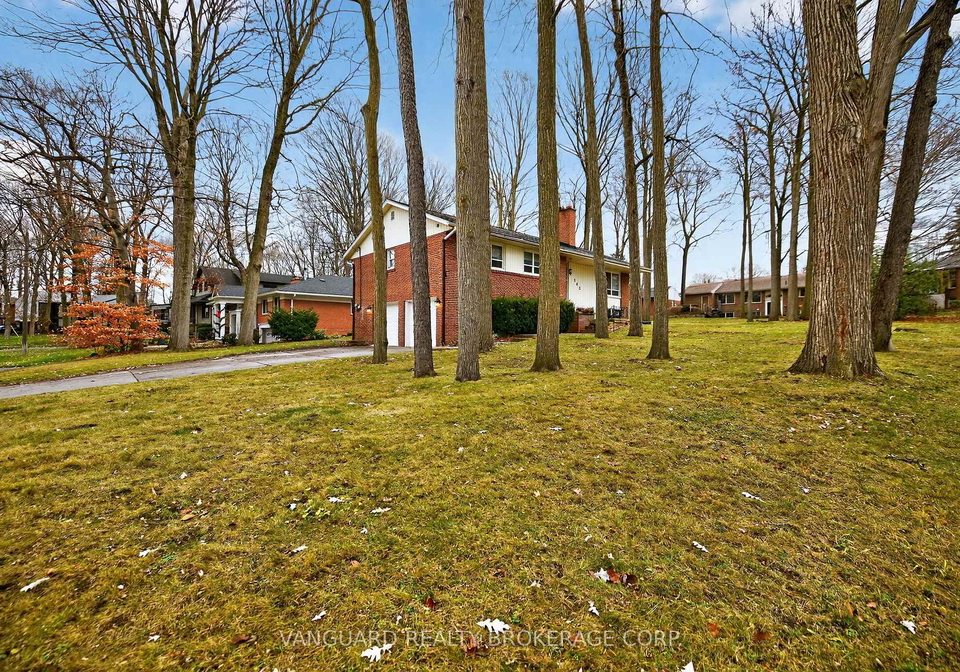 142-beechwood-crescent-newmarket-ontario-n12978972