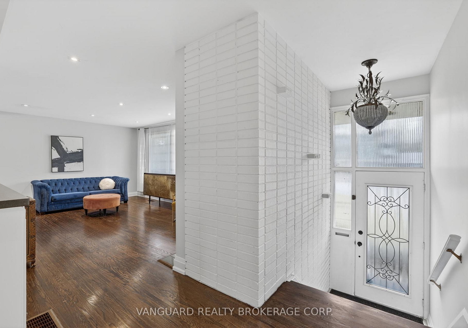 142-beechwood-crescent-newmarket-ontario-n12978972