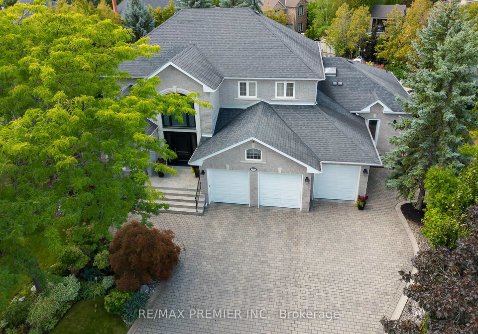 90-shamrock-crescent-vaughan-ontario-n12980168