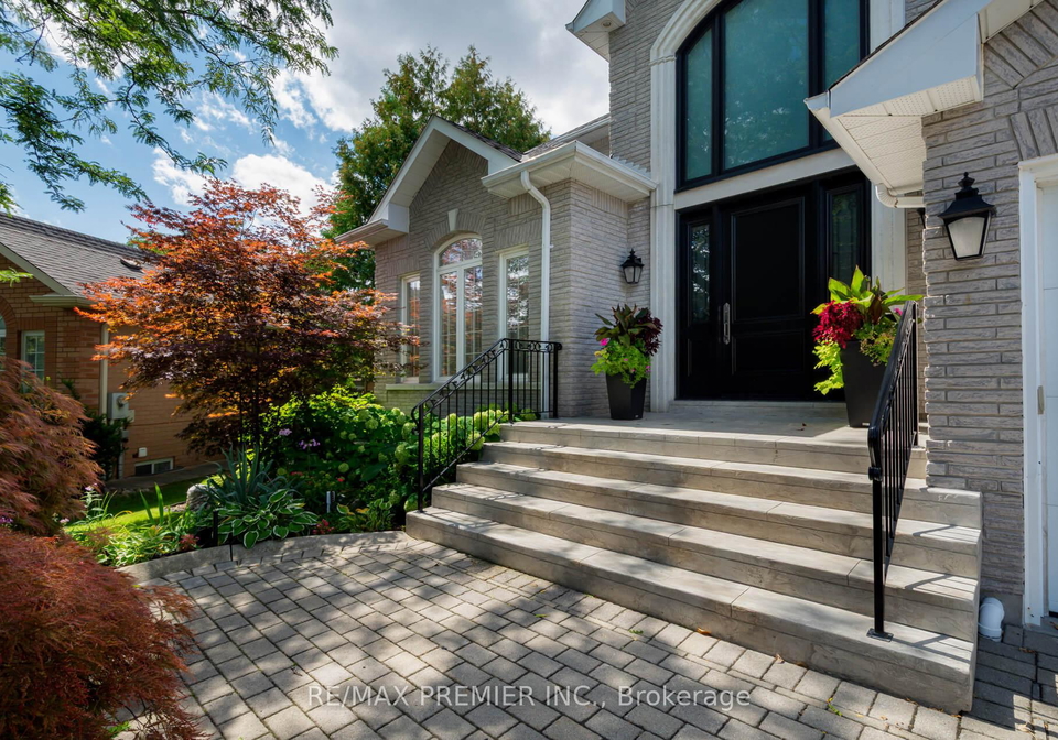 90-shamrock-crescent-vaughan-ontario-n12980168