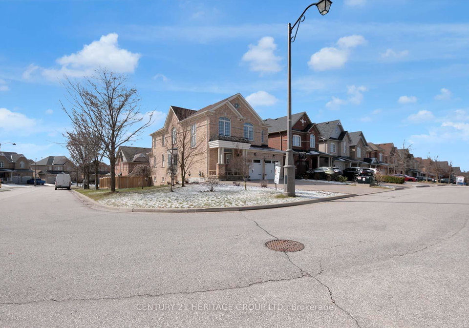 13-herefordshire-crescent-ne-newmarket-ontario-n12980182