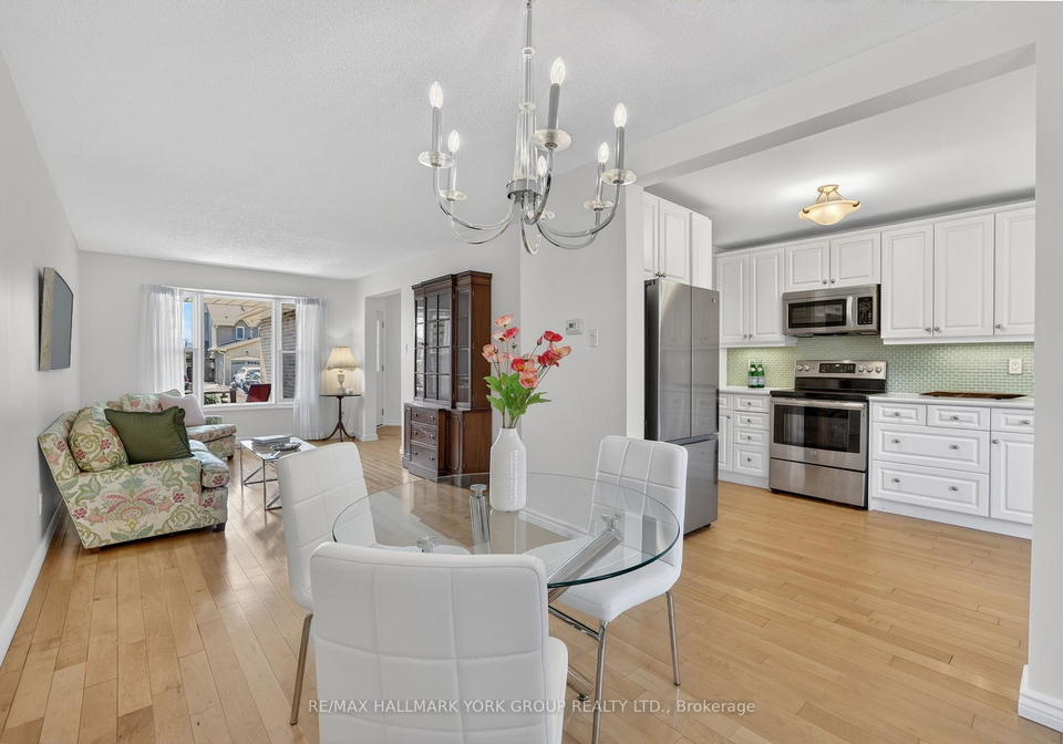 26-mendys-aurora-ontario-n12981156