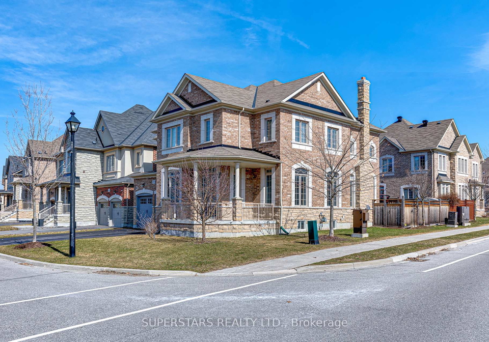 1070-wilbur-pipher-circle-newmarket-ontario-n12981476