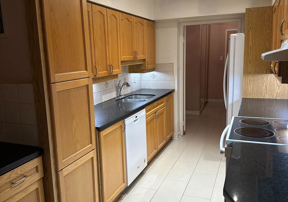 11-townsgate-drive-vaughan-ontario-n12981658