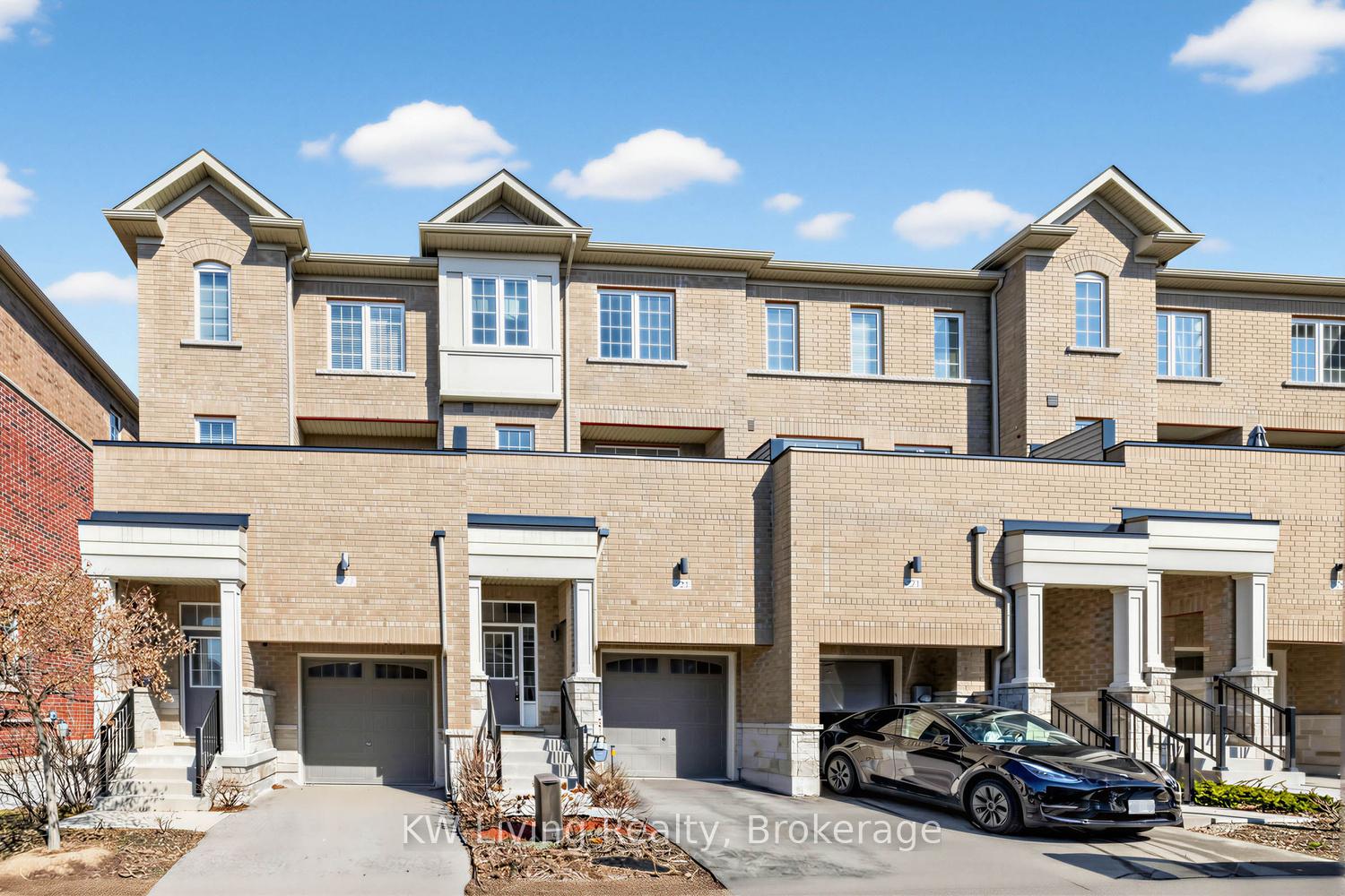 225-harding-park-street-newmarket-ontario-n12981796