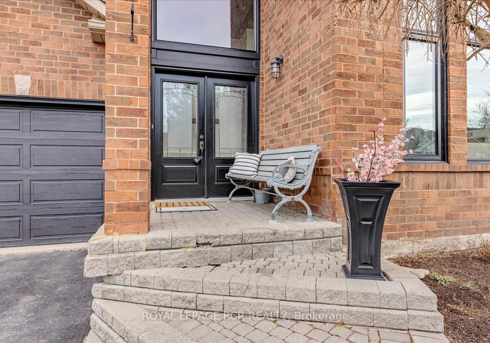 2-royal-amber-crescent-east-gwillimbury-ontario-n12981982